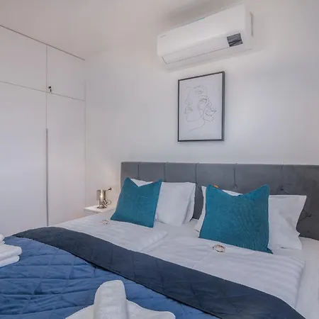 With Parking Space Vantacici, Krk - 23582 * مالينسكا