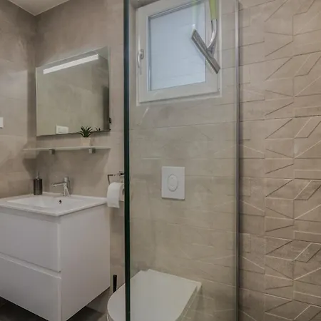 With Parking Space Vantacici, Krk - 23582 شقة مالينسكا