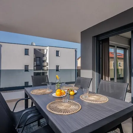 דירה With Parking Space Vantacici, Krk - 23582 מאלינסקה